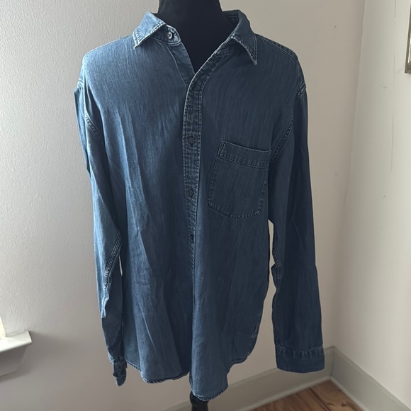 Uniqlo denim button down long sleeves men’s shirt Sz L - Picture 1 of 6